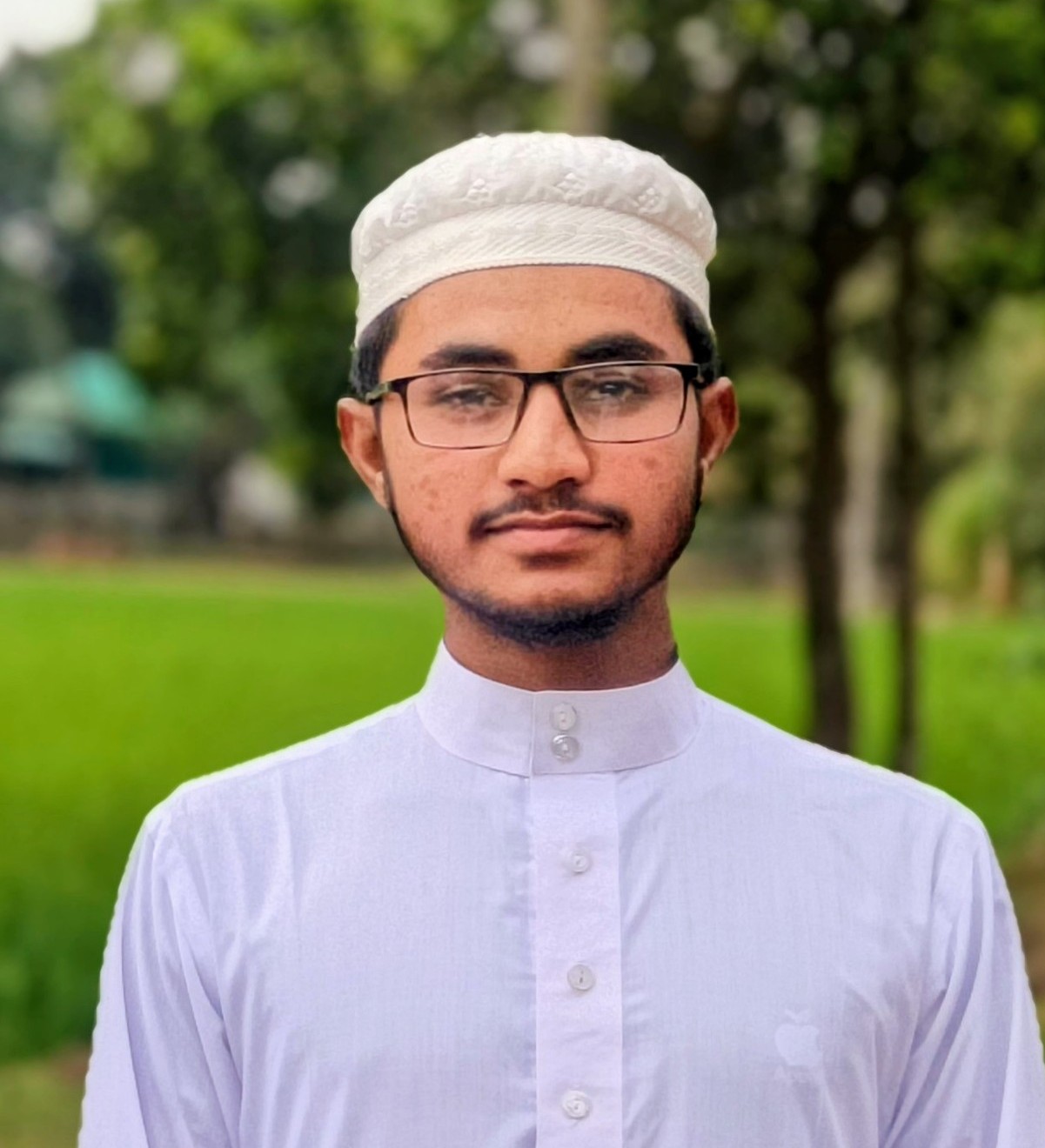 হাফেজ মো: রুহুল আমিন।
